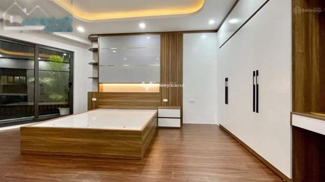 Bán biệt thự có diện tích tổng là 60m2 tọa lạc ngay ở Lĩnh Nam, Mai Động bán ngay với giá ngạc nhiên 10.8 tỷ, căn này bao gồm 13 PN, lộ đi 2 m-01