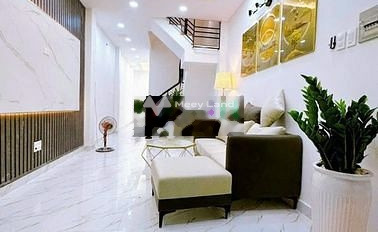 Cho thuê nhà với diện tích là 180m2 vị trí nằm ngay ở Huỳnh Đình Hai, Phường 24 thuê ngay với giá đề xuất chỉ 18 triệu/tháng, nhà gồm 3 PN, 3 WC-02