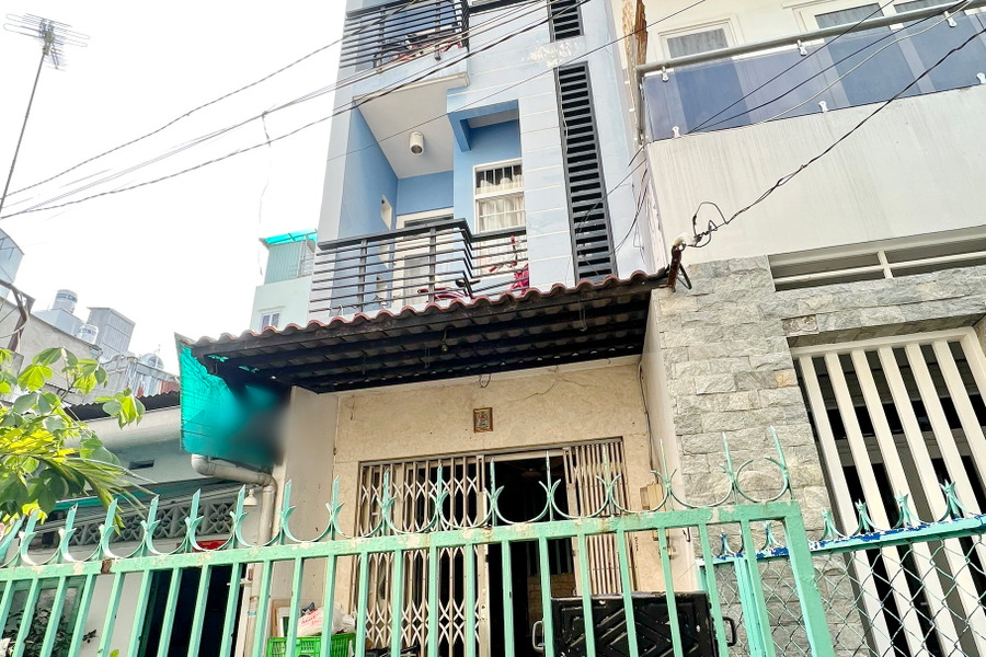 Bán nhà 2 lầu gần mặt tiền đường Phạm Hùng, Phường 10, Quận 8-01