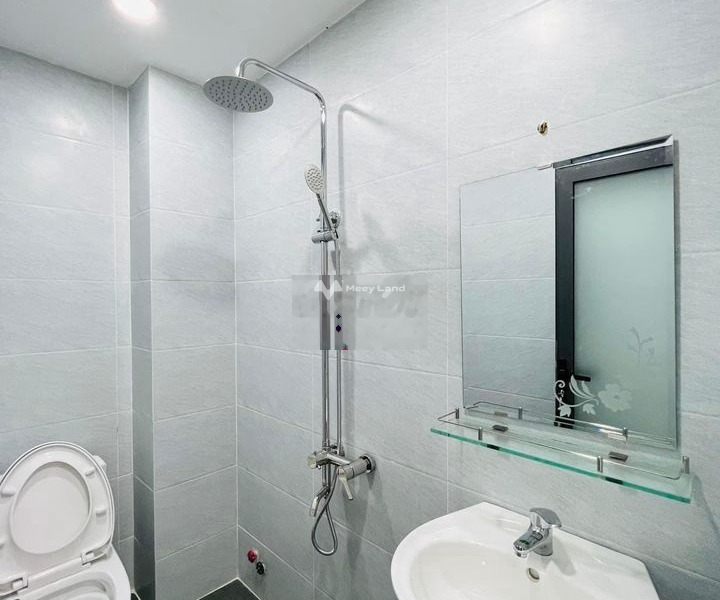 Bán nhà có diện tích chung 40m2 nằm tại Quận 12, Hồ Chí Minh giá bán đề cử 2.58 tỷ ngôi nhà bao gồm 4 phòng ngủ, 3 WC-01