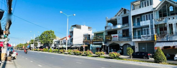 Cho thuê nhà, giá thuê hấp dẫn chỉ 15 triệu/tháng diện tích là 100m2 mặt tiền nằm ở Đường 2/4, Khánh Hòa-02