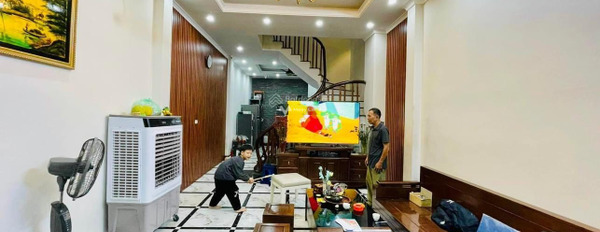 Bán nhà ở có diện tích 62m2 bán ngay với giá thỏa thuận chỉ 7 tỷ mặt tiền nằm ngay ở Định Công, Hoàng Mai-02