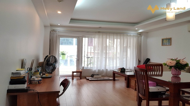 Cho thuê căn hộ dịch vụ tại Trúc Bạch, Ba Đình, 60m2, 1 ngủ, ban công, đầy đủ nội thất-01