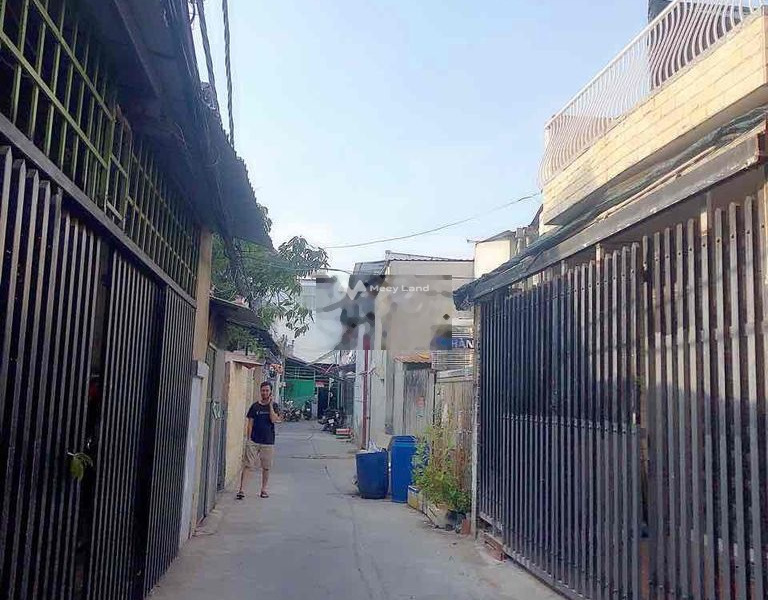 Ở Phú Thuận, Quận 7, bán nhà, bán ngay với giá thương mại chỉ 6.5 tỷ diện tích 79.8m2, nhà gồm có 2 phòng ngủ hỗ trợ mọi thủ tục miễn phí-01