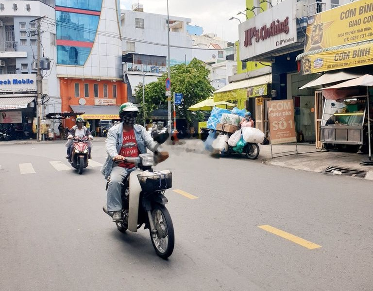 MẶT TIỀN NGUYỄN THÁI BÌNH KHU VĂN PHÒNG ,TRƯỜNG HỌC KINH DOANH TỰ DO -01