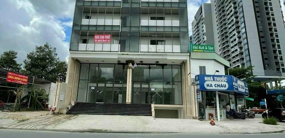Bán nhà mặt tiền nằm ngay Quận 3, Hồ Chí Minh bán ngay với giá đề cử 110 tỷ diện tích rộng 300m2 hướng Đông - Nam trong ngôi nhà này gồm 150 phòng ngủ