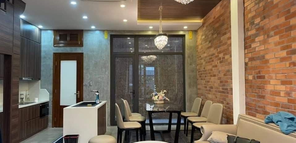 Bán nhà phố Láng Hạ 40m2, 5 tầng, mặt tiền 4m nhà mới, giá 5,2 tỷ