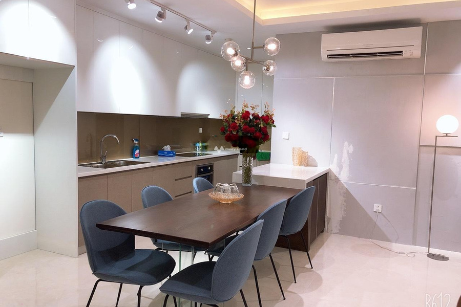 Cho thuê chung cư vị trí thích hợp Phường 1, Phú Nhuận, trong căn hộ nhìn chung có 3 PN, 3 WC khu vực đông đúc-01