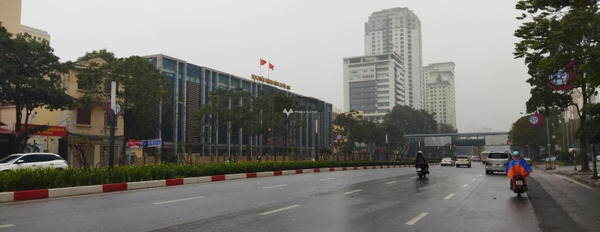 Bán nhà bán ngay với giá quy định chỉ 16.2 tỷ có diện tích chính 130m2 vị trí đặt tại trung tâm Nguyễn Chí Thanh, Hà Nội-02