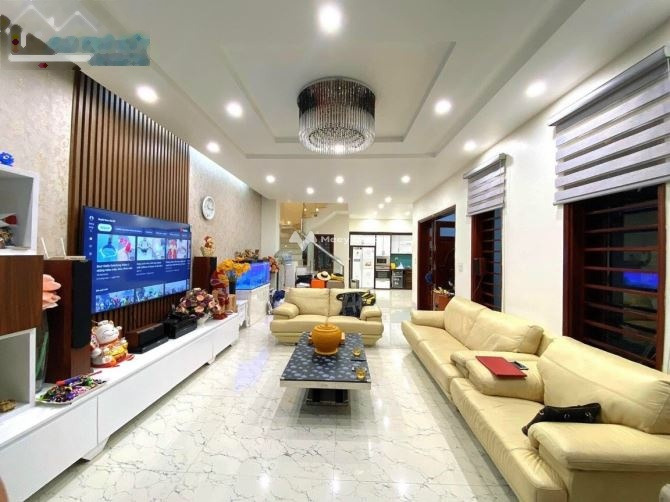 Nghĩa Đô, Hà Nội, bán biệt thự, giá bán cực sốc từ 35 tỷ có diện tích tiêu chuẩn 200m2, tổng quan nhà gồm 4 phòng ngủ giao thông thuận lợi-01