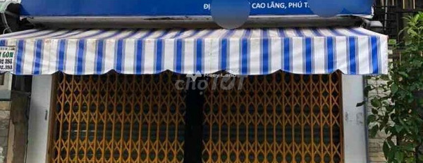 Vị trí đẹp tọa lạc ngay tại Lê Cao Lãng, Hồ Chí Minh cho thuê nhà thuê ngay với giá rẻ chỉ 12 triệu/tháng, trong nhà nhìn chung gồm 2 phòng ngủ, 2 WC-03