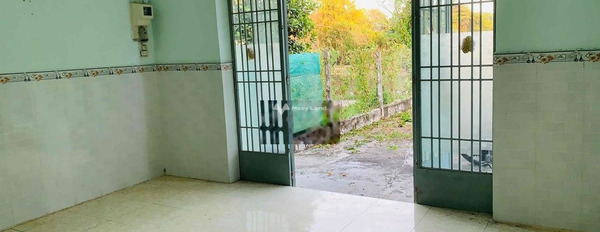 Có diện tích tiêu chuẩn 100m2, cho thuê nhà ở vị trí thuận lợi tọa lạc ngay tại Long Tuyền, Bình Thủy, căn này bao gồm 1 phòng ngủ, 1 WC có chỗ để xe-03