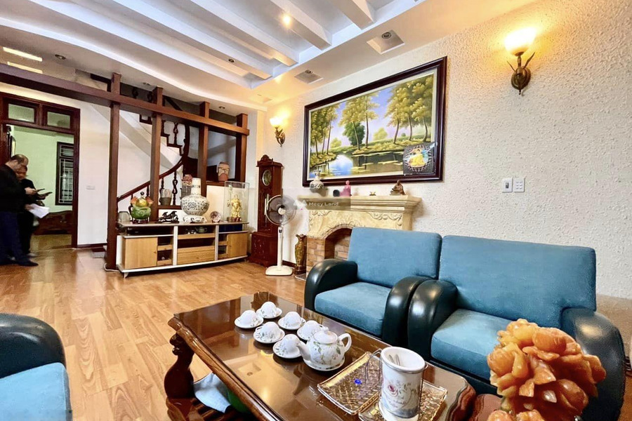 Nhà gồm 5 PN bán nhà bán ngay với giá giao lưu 15.99 tỷ diện tích chuẩn 63m2 vị trí thuận lợi Láng Hạ, Hà Nội-01