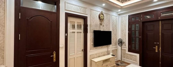 Bán biệt thự phố cổ vip, Hai Bà Trưng, Hà Nội 306m2 x MT 45m, ô tô, KD giá 280 tỷ. LH: 0366 051 *** -02