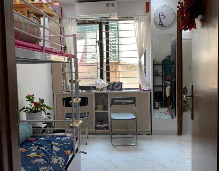 Khâm Thiên, Hà Nội, cho thuê chung cư thuê ngay với giá cực tốt từ 7 triệu/tháng, tổng quan bên trong căn hộ có 1 PN, 1 WC hẻm rộng-01
