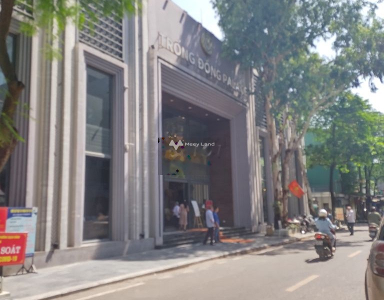 Cho thuê mặt bằng thương mại tọa lạc ngay ở Bạch Đằng, Hà Nội. Diện tích 2200m2-01