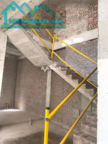 Bán biệt thự tổng diện tích 240m2 vị trí đẹp ngay trên Hoàng Quốc Việt, Hà Nội bán ngay với giá gốc chỉ 85 tỷ, tổng quan gồm tổng cộng 4 PN-01