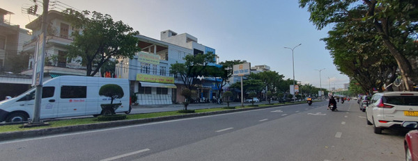 Bán nhà tọa lạc ở Hòa Thuận Tây, Hải Châu bán ngay với giá khởi đầu từ 13.5 tỷ có diện tích gồm 63.7m2 hướng Đông trong nhà này 4 phòng ngủ-02
