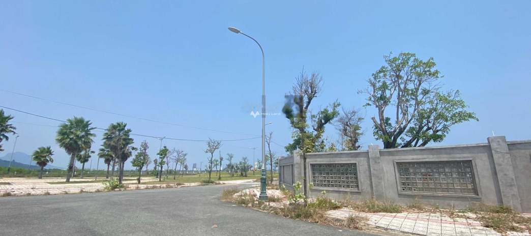 Bán đất có diện tích chuẩn 350m2 vị trí thuận lợi nằm trên Tuy Hòa, Phú Yên