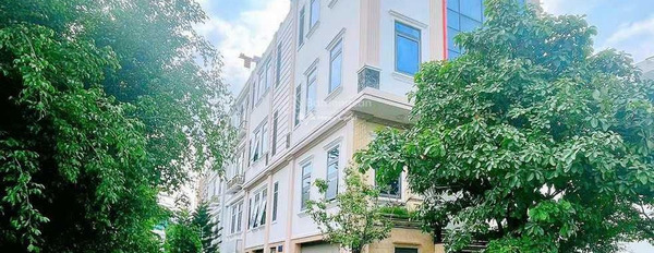 Bán nhà có diện tích rộng 138.75m2 vị trí ngay Quận 2, Hồ Chí Minh bán ngay với giá tốt nhất 22 tỷ tổng quan căn nhà này có 4 PN, 4 WC-03