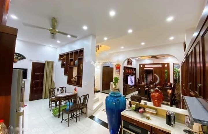 Bán nhà ở diện tích khoảng 132m2 bán ngay với giá siêu rẻ 29 tỷ vị trí đẹp ở Nguyễn Chí Thanh, Ba Đình