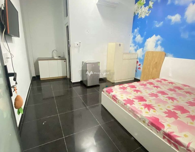 Trong nhà tổng quan gồm có 4 phòng ngủ, cho thuê nhà ở diện tích rộng 80m2 thuê ngay với giá gốc 28 triệu/tháng vị trí thuận lợi tại Tân Phú, Quận 7-01