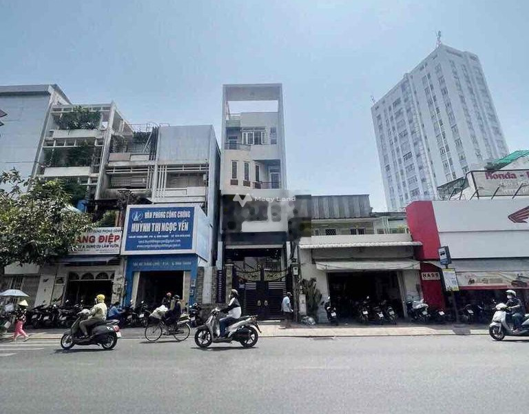 Nhà có 8 PN cho thuê nhà ở toàn bộ khu vực có diện tích 144m2 thuê ngay với giá siêu ưu đãi từ 55 triệu/tháng ngay trên Nguyễn Hồng Đào, Phường 14-01