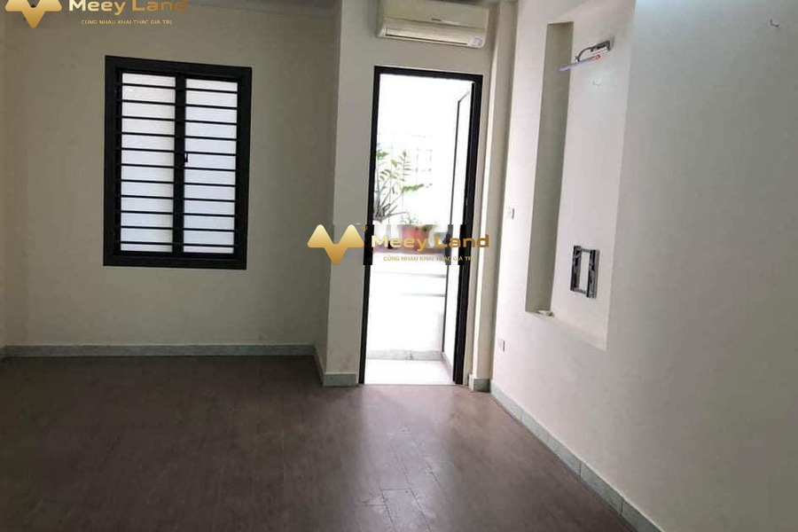 Diện tích khoảng 55m2 bán nhà vị trí thuận lợi tọa lạc ở Phường Phú La, Hà Nội trong ngôi nhà này 6 PN 6 WC hãy nhấc máy gọi ngay-01
