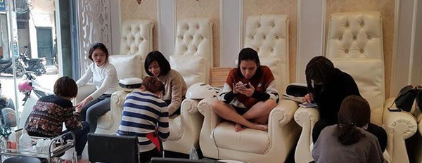 Sang nhượng tiệm Nail - salon làm móng tại 70 Mai Hắc Đế gần VinCom Bà Triệu-02