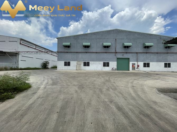 Xoay sở làm ăn cho thuê kho bãi có dt chung là 5200 m2 vị trí mặt tiền tọa lạc trên Tỉnh Lộ 10, Đức Hòa thuê ngay với giá tốt 364 triệu/tháng khu vực ...-01