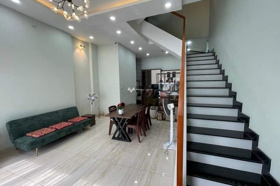 Nhà 4 phòng ngủ, cho thuê nhà, giá thuê đề cử từ 19 triệu/tháng có diện tích rộng 80m2 tọa lạc tại Huỳnh Văn Bánh, Phú Nhuận-01