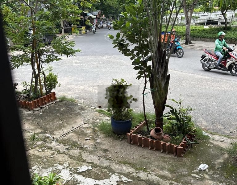 Cho thuê mặt bằng ngay góc ngã 3 sát gần trường Đại học Văn Lang -01