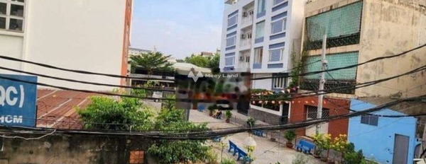 Có diện tích thực là 50m2, cho thuê nhà ở vị trí đẹp ngay trên Trường Chinh, Tân Bình, căn này có tổng 3 phòng ngủ, 2 WC hãy nhấc máy gọi ngay-03