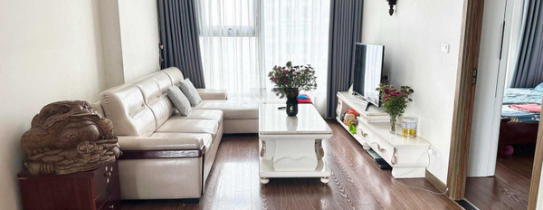 Tổng quan có tổng 2 phòng ngủ, bán chung cư hướng Đông - Nam vị trí thuận lợi nằm ở Nguyễn Xiển, Thanh Trì, căn hộ gồm 2 PN, 2 WC liên hệ chính chủ-03