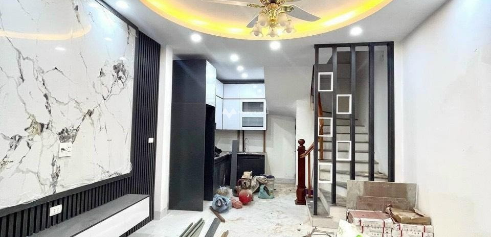 Bán nhà có diện tích chung là 50m2 tọa lạc trên Nam Từ Liêm, Hà Nội bán ngay với giá cực rẻ từ 6 tỷ tổng quan trong nhà 3 PN, 2 WC