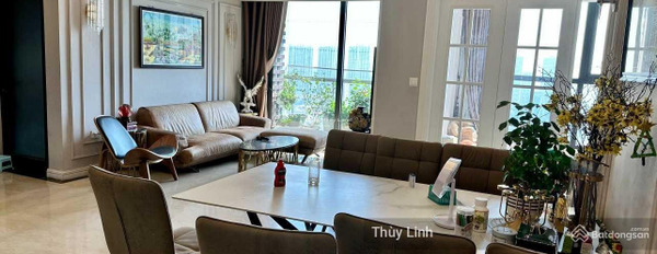 Diện tích 142m2, bán chung cư vị trí đẹp tọa lạc trên Phạm Hùng, Mễ Trì, trong căn hộ bao gồm có 4 PN, 3 WC tiện ích bao phê-03