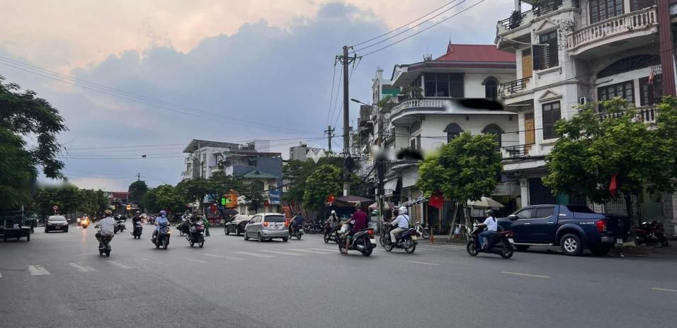 Vị trí thuận lợi tọa lạc gần Lê Chân, Hải Phòng bán nhà giá bán đề xuất chỉ 10 tỷ có diện tích gồm 45m2 vị trí siêu đẹp