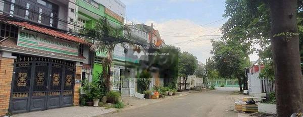 Ở tại Chế Lan Viên, Tân Phú, bán nhà, giá bán hữu nghị chỉ 11.6 tỷ diện tích rộng 114m2, ngôi nhà có tổng 4 phòng ngủ khách có thiện chí liên hệ ngay.-03