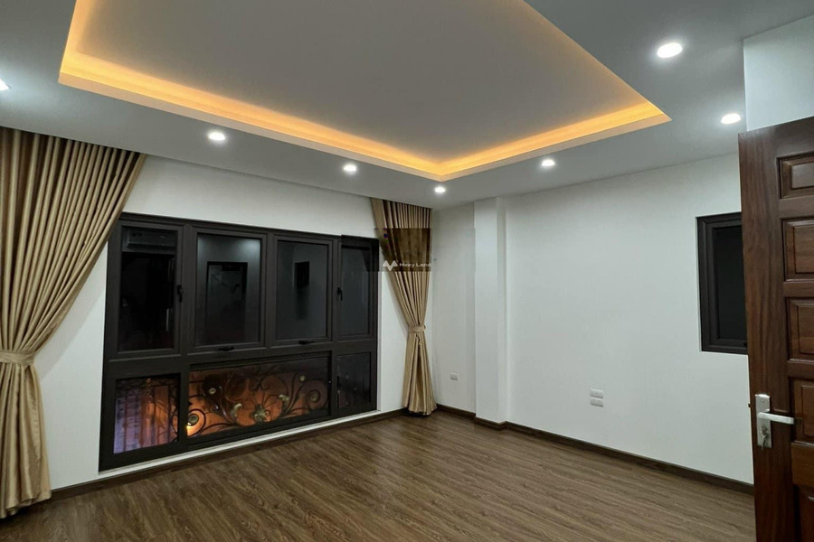 Nhà có 4 PN bán nhà ở có diện tích chung 30m2 giá bán cực tốt chỉ 5.2 tỷ vị trí mặt tiền gần Hoàng Sâm, Cầu Giấy-01