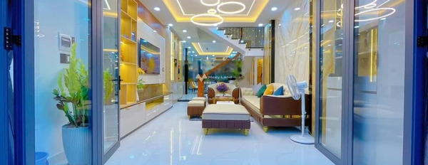 Nhà có 4 phòng ngủ bán nhà ở có diện tích chung 80m2 bán ngay với giá ngạc nhiên 10.9 tỷ gần Phú Thuận, Hồ Chí Minh-02