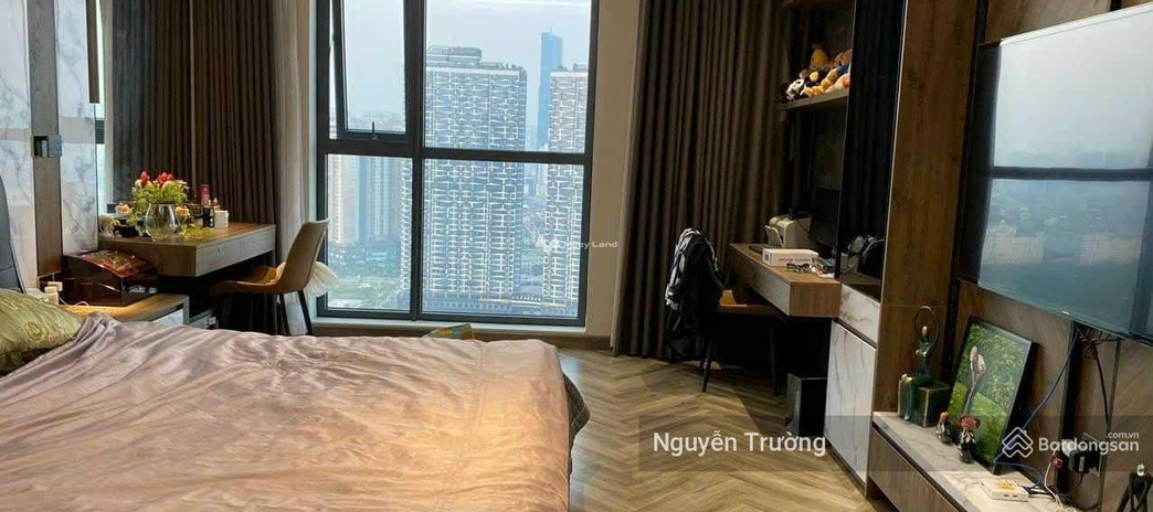 Tổng quan căn hộ gồm 5 phòng ngủ, bán chung cư hướng Tây - Nam mặt tiền nằm ngay ở Nam Từ Liêm, Hà Nội, trong căn hộ này gồm 5 PN, 4 WC giá ưu đãi