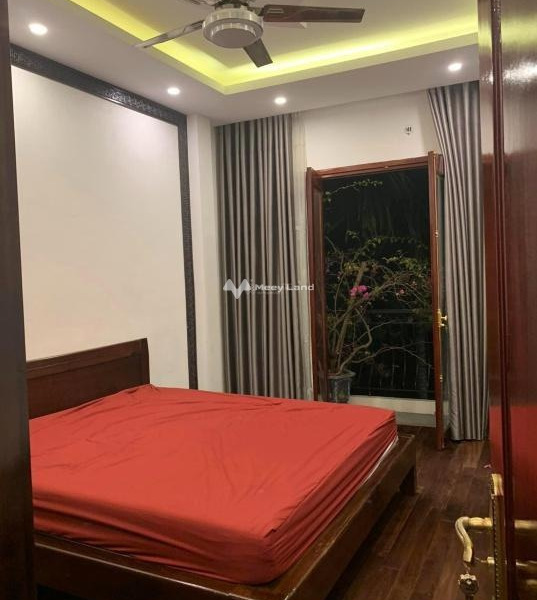 Nhà có tất cả 3 PN, cho thuê nhà ở diện tích 32m2 thuê ngay với giá mua ngay chỉ 9 triệu/tháng vị trí đẹp gần Cổ Linh, Long Biên-01