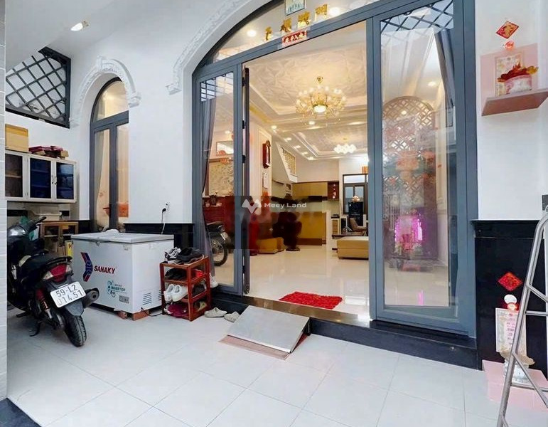 Nhà 4 phòng ngủ bán nhà bán ngay với giá bất ngờ 6.5 tỷ có diện tích chung 80m2 vị trí mặt tiền ngay trên Huỳnh Tấn Phát, Hiệp Phước-01