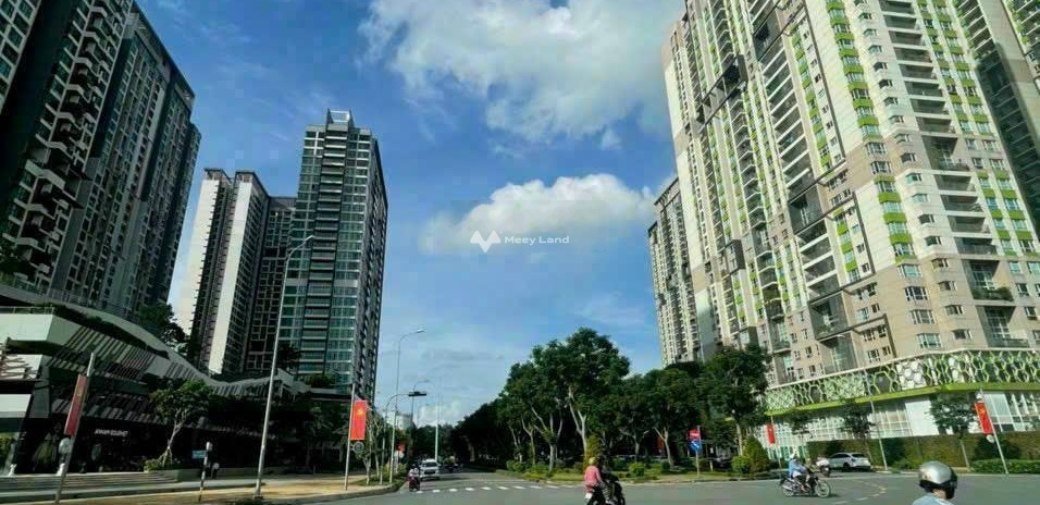 Nằm tại Hồ Xuân Hương, Hồ Chí Minh, bán nhà, bán ngay với giá thương lượng chỉ 99 tỷ có diện tích rộng 350m2 liên hệ chính chủ.