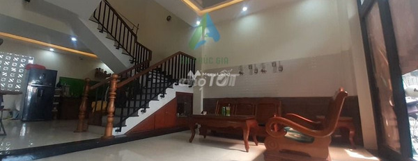 Cho thuê nhà tọa lạc ngay tại Mạc Đăng Doanh, Đà Nẵng, giá thuê bất ngờ 12 triệu/tháng có diện tích chung là 100m2, trong căn nhà này có 3 PN-02