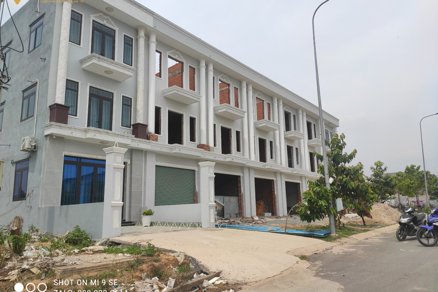 Nhà còn lô đất ở Tân Uyên tỉnh lộ 747 giá đầu tư-01