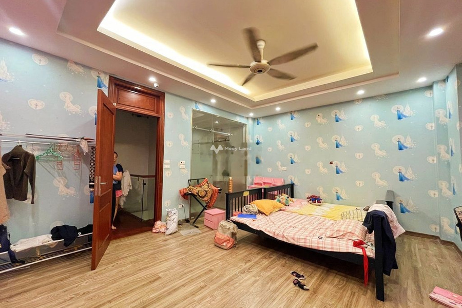 Trong nhà này gồm 3 phòng ngủ bán nhà giá bán công khai 5.5 tỷ diện tích gồm 40m2 vị trí thuận lợi Hồng Mai, Hà Nội-01