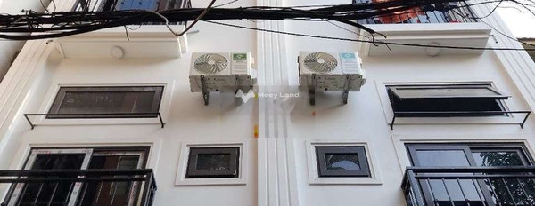 DT 90m2 bán nhà ở ngay Cầu Giấy, Hà Nội hướng Đông Bắc trong nhà tổng quan có 10 PN 6 WC khách có thiện chí liên hệ ngay.-03