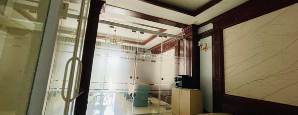 Bán nhà có diện tích chung là 90m2 tại Nguyễn Chí Thanh, Đống Đa bán ngay với giá gốc chỉ 39 tỷ-02