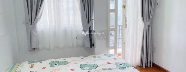 Trong căn hộ gồm 1 PN, cho thuê căn hộ vị trí thuận lợi ngay Hoàng Văn Thụ, Phú Nhuận, 1 WC khu vực dân cư-02